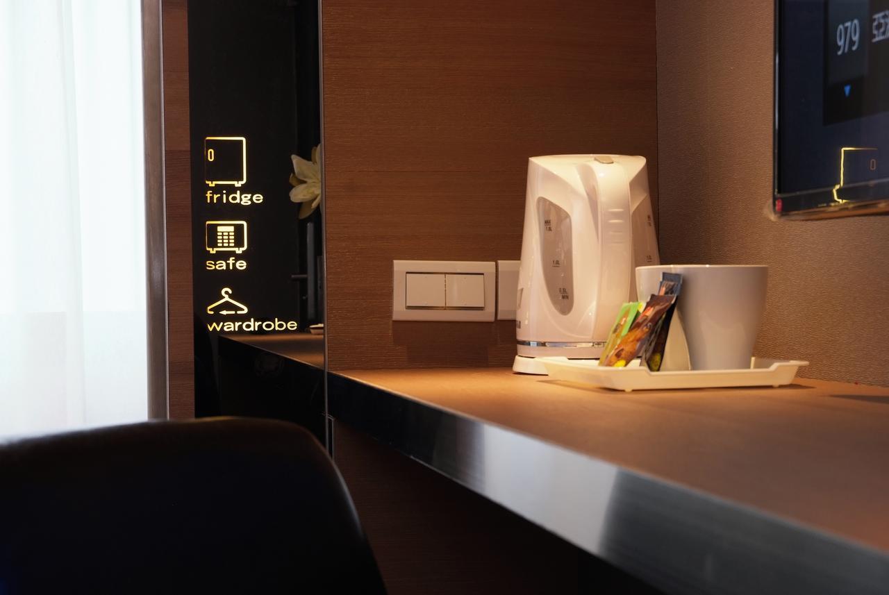 Guest Hotel Taipei Bagian luar foto