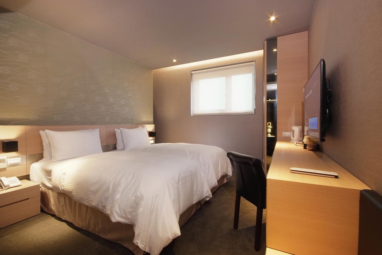 Guest Hotel Taipei Bagian luar foto
